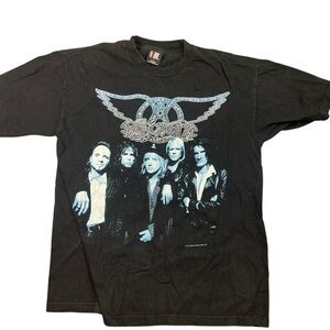 Vintage Aerosmith 1997 World Tour for the album Nine Lives Tshirt. SZ Large